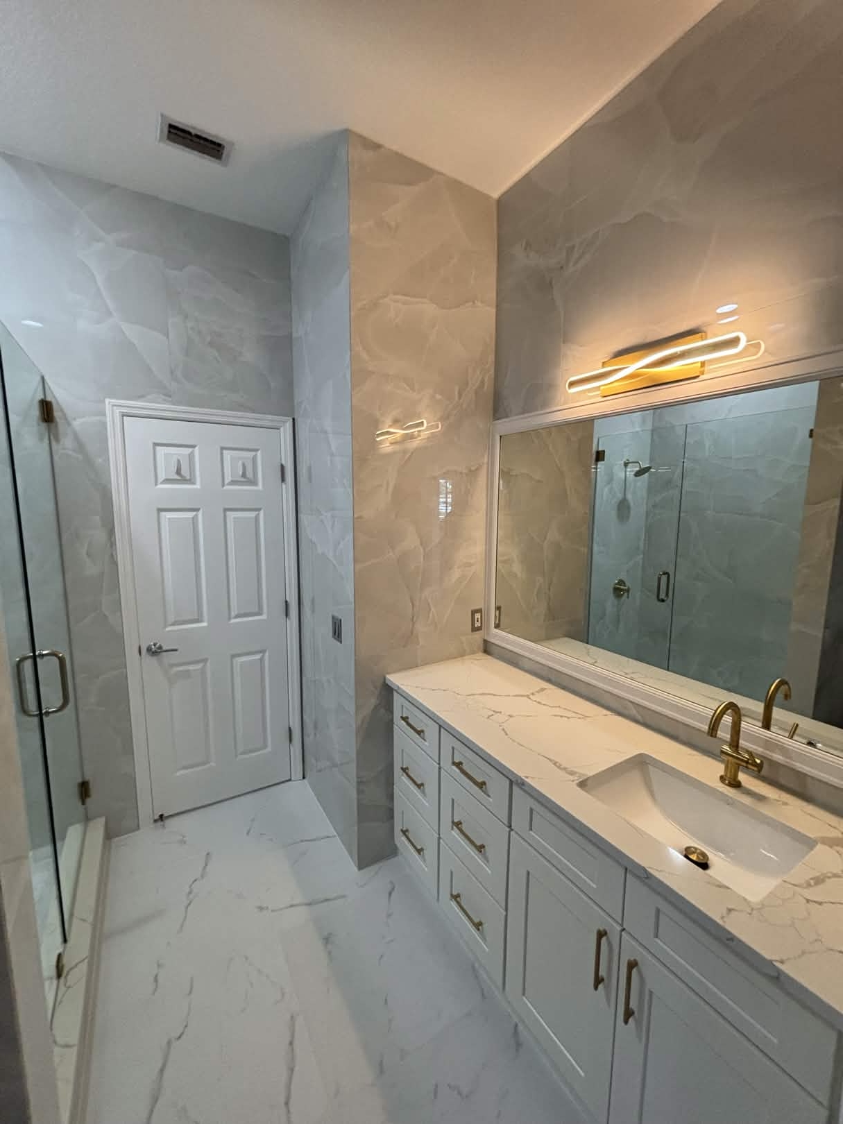 Bathroom remodel in Bradenton FL by Just-in Time Kitchens